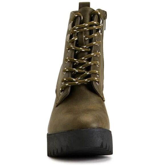 SEVEN7 Women's Flatiron Lug Sole Boots - Picture 4 of 14